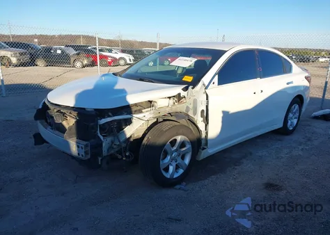 2015 Nissan Altima 2.5 S z USA, uszkodzony, nr VIN 1N4AL3AP4FN405496